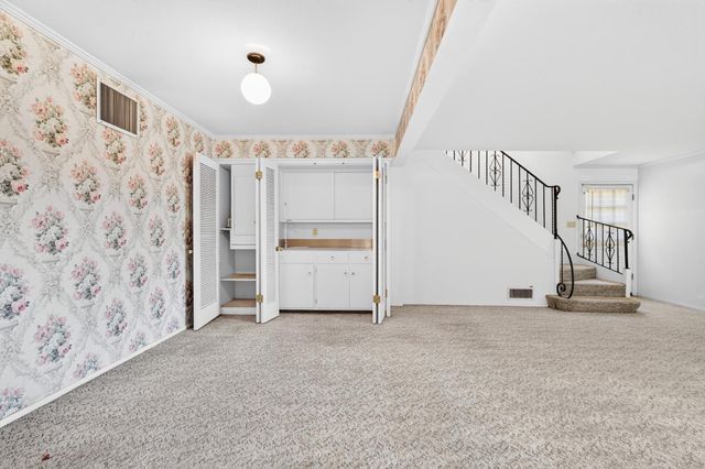 2920 Canal Dr, Stockton, CA 95204