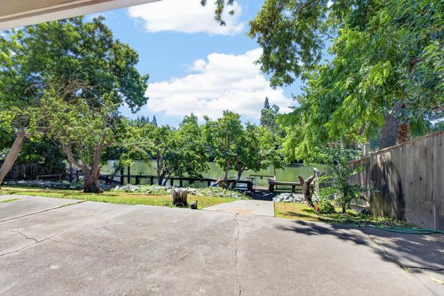 2920 Canal Dr, Stockton, CA 95204