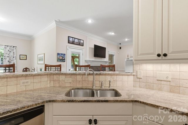 1705 29th Avenue Place NE, Hickory, NC 28601