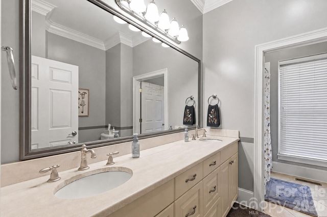1705 29th Avenue Place NE, Hickory, NC 28601
