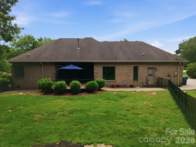 1705 29th Avenue Place NE, Hickory, NC 28601
