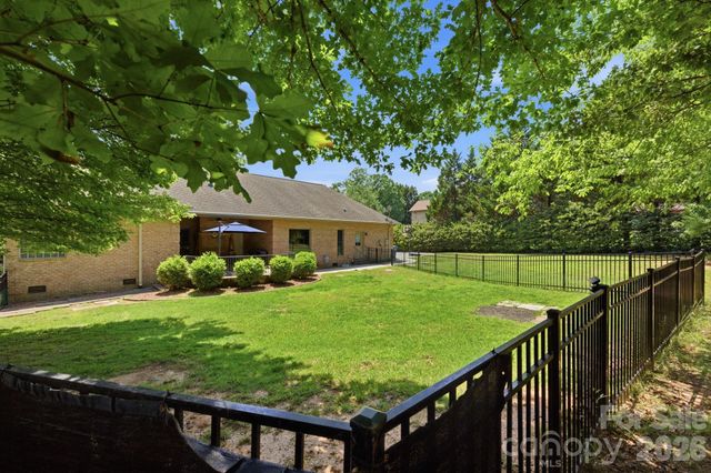 1705 29th Avenue Place NE, Hickory, NC 28601