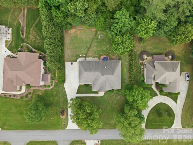 1705 29th Avenue Place NE, Hickory, NC 28601