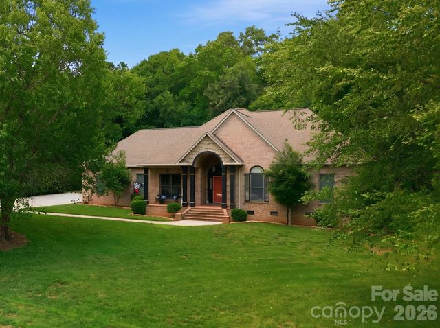 1705 29th Avenue Place NE, Hickory, NC 28601
