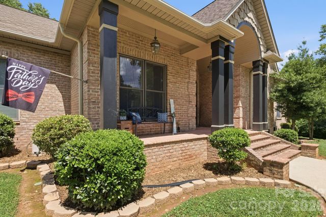 1705 29th Avenue Place NE, Hickory, NC 28601