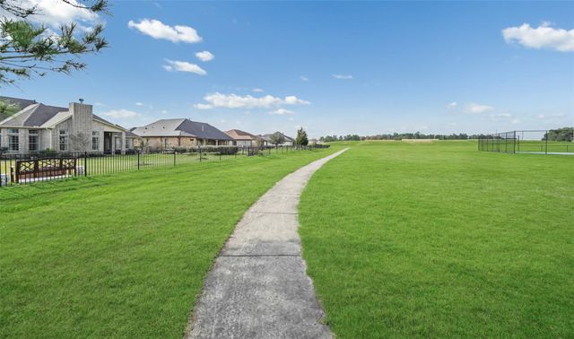 136 Peninsula Point Drive, Montgomery, TX 77356
