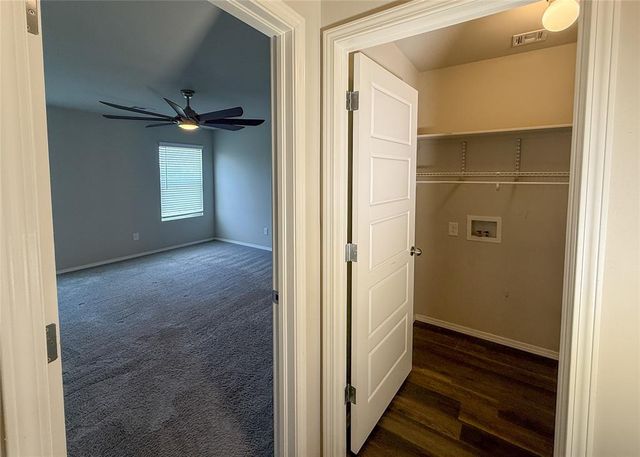 528 Fox Burrow Lane, Newcastle, OK 73065