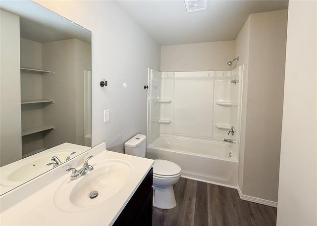 528 Fox Burrow Lane, Newcastle, OK 73065
