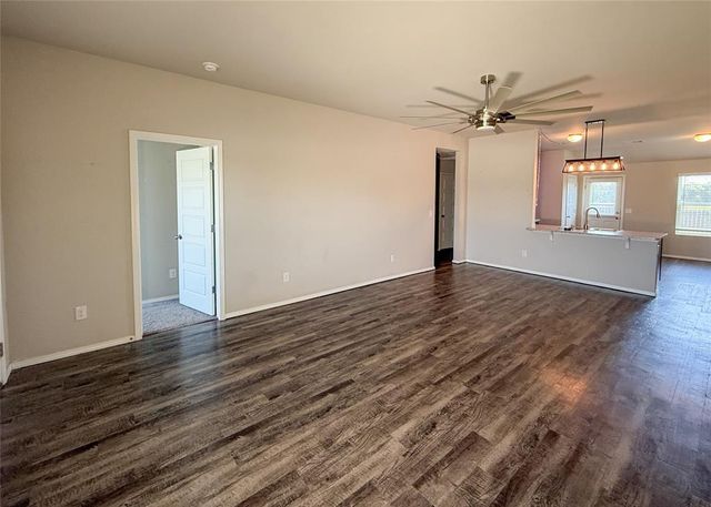 528 Fox Burrow Lane, Newcastle, OK 73065
