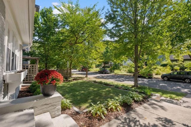 1055 Goodrich Avenue, Saint Paul, MN 55105