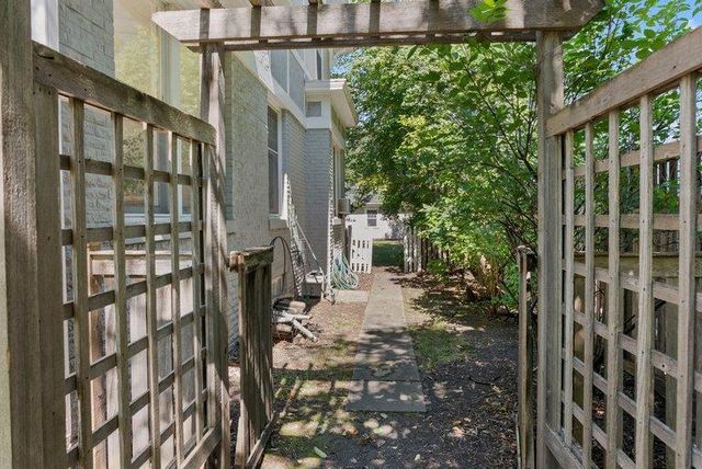 1055 Goodrich Avenue, Saint Paul, MN 55105
