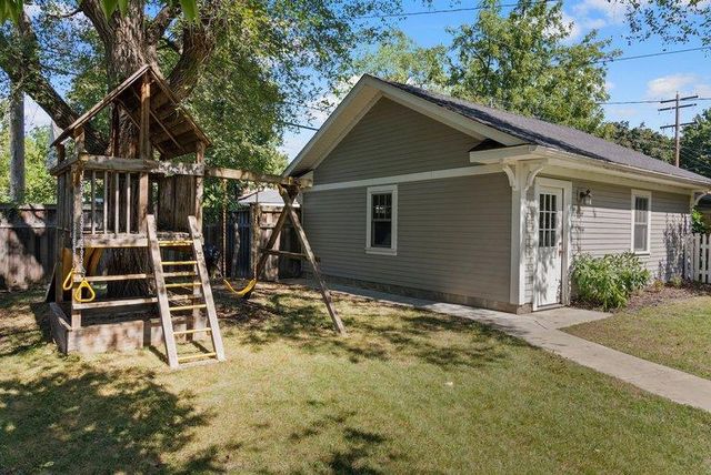 1055 Goodrich Avenue, Saint Paul, MN 55105
