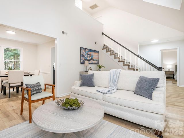2612 Heathershire Lane, Matthews, NC 28105