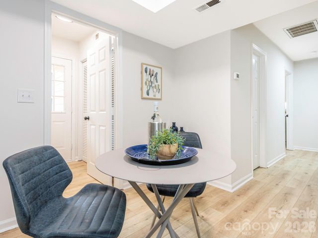 2612 Heathershire Lane, Matthews, NC 28105