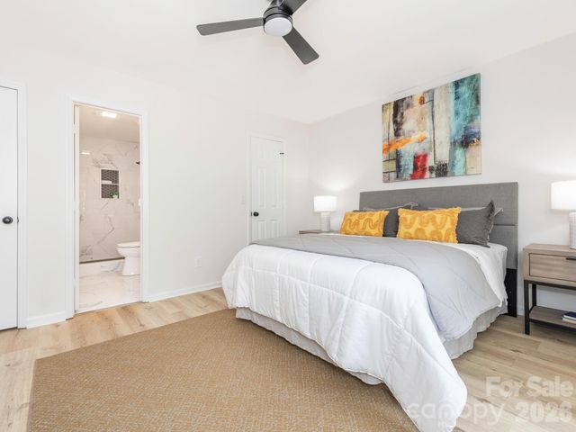 2612 Heathershire Lane, Matthews, NC 28105