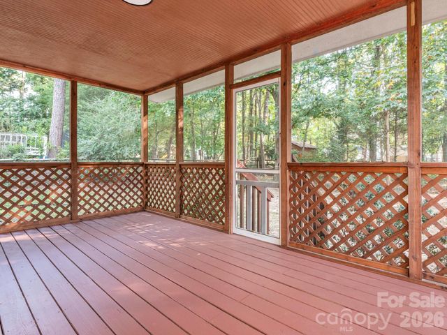 2612 Heathershire Lane, Matthews, NC 28105