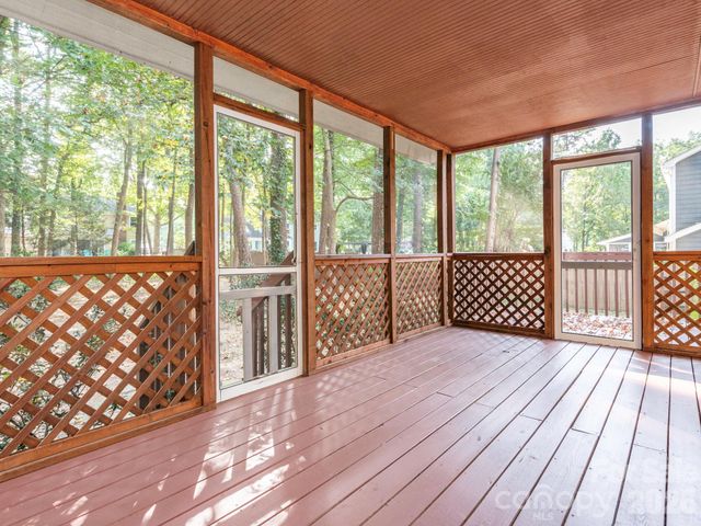 2612 Heathershire Lane, Matthews, NC 28105