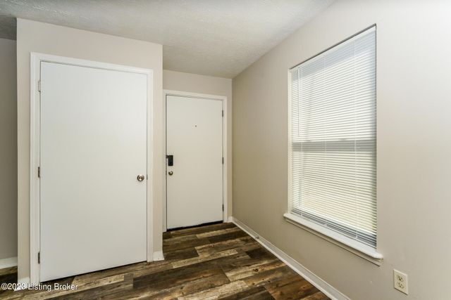 2913 Dumesnil St 1, Louisville, KY 40211