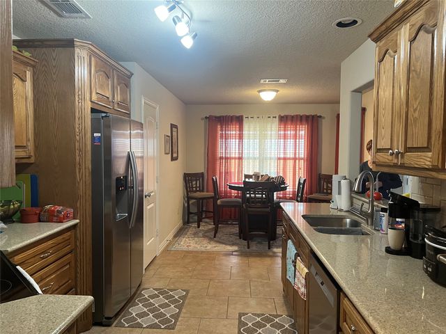 312 W Mcafee Drive, Mabank, TX 75147