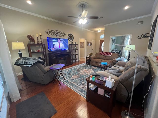 312 W Mcafee Drive, Mabank, TX 75147