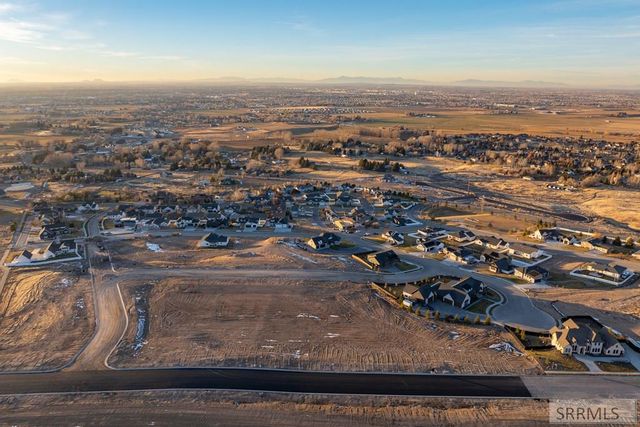 6486 Hillsdale Lane, Ammon, ID 83406