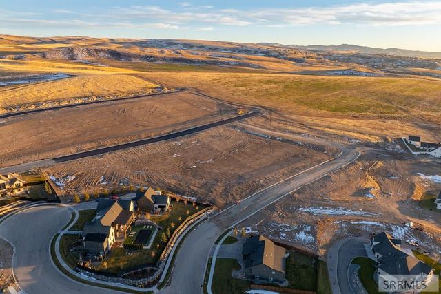 6486 Hillsdale Lane, Ammon, ID 83406