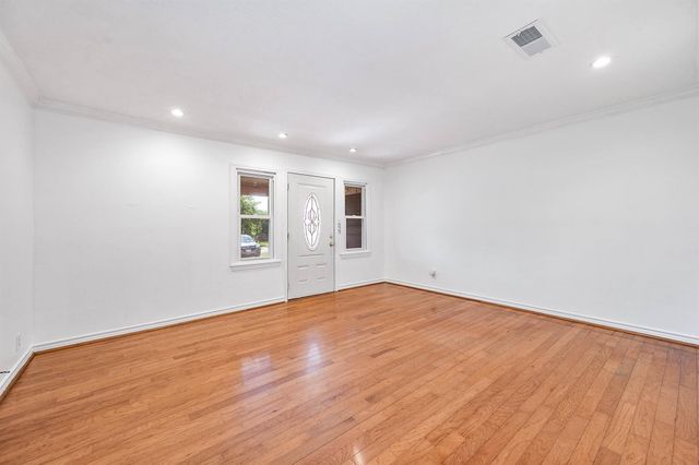 1419 S Durant Street, Alvin, TX 77511