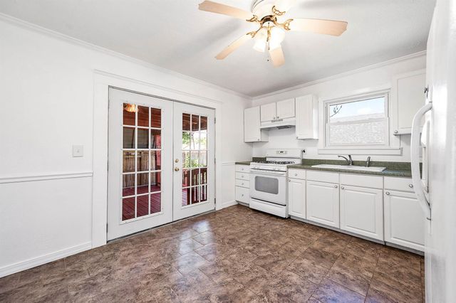 1419 S Durant Street, Alvin, TX 77511