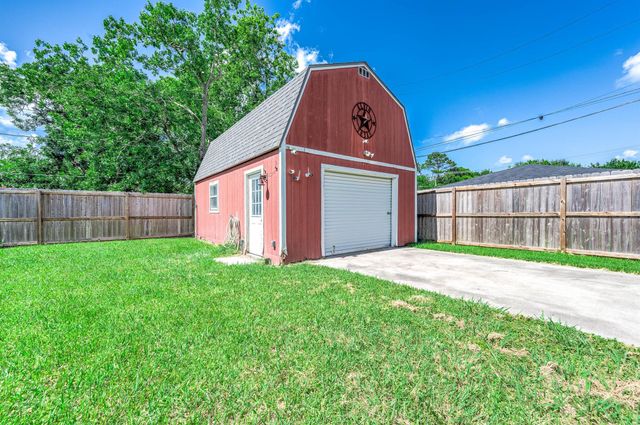 1419 S Durant Street, Alvin, TX 77511