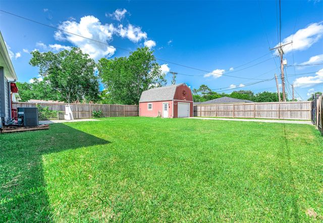 1419 S Durant Street, Alvin, TX 77511