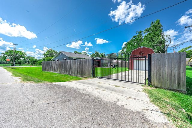 1419 S Durant Street, Alvin, TX 77511