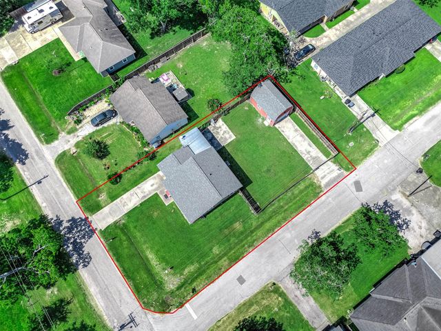 1419 S Durant Street, Alvin, TX 77511