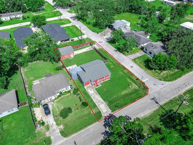 1419 S Durant Street, Alvin, TX 77511