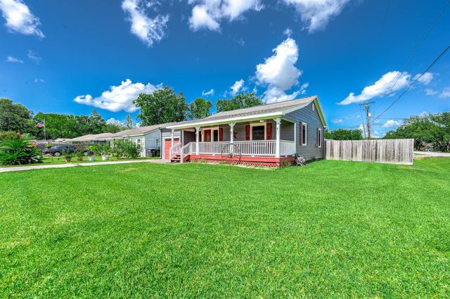 1419 S Durant Street, Alvin, TX 77511