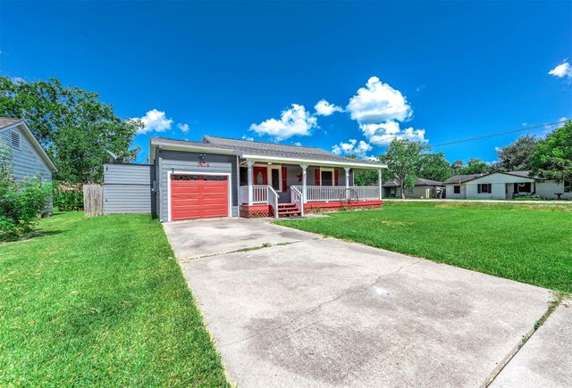 1419 S Durant Street, Alvin, TX 77511
