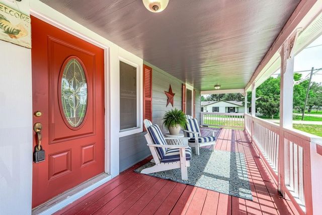 1419 S Durant Street, Alvin, TX 77511