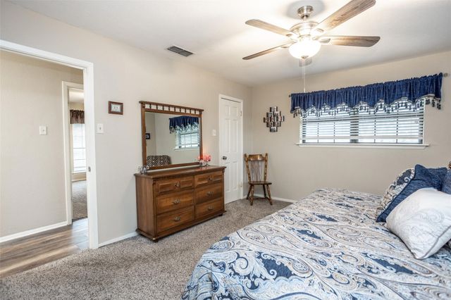 2002 Everglade Drive, Gainesville, TX 76240
