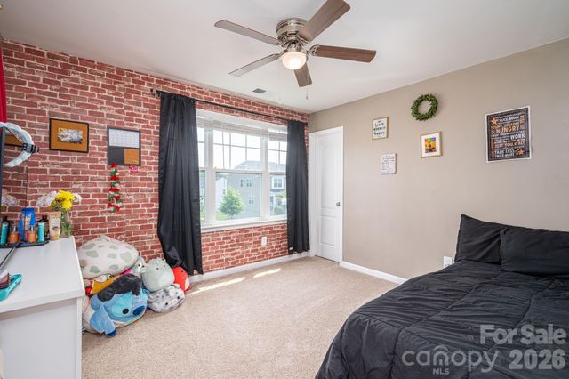 2643 Swamp Chestnut Oak Drive, Gastonia, NC 28056