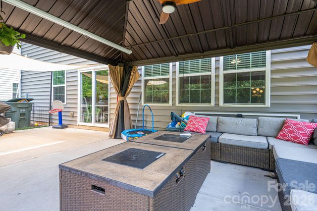2643 Swamp Chestnut Oak Drive, Gastonia, NC 28056