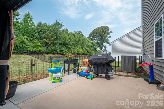 2643 Swamp Chestnut Oak Drive, Gastonia, NC 28056