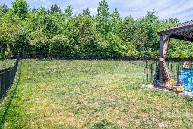 2643 Swamp Chestnut Oak Drive, Gastonia, NC 28056