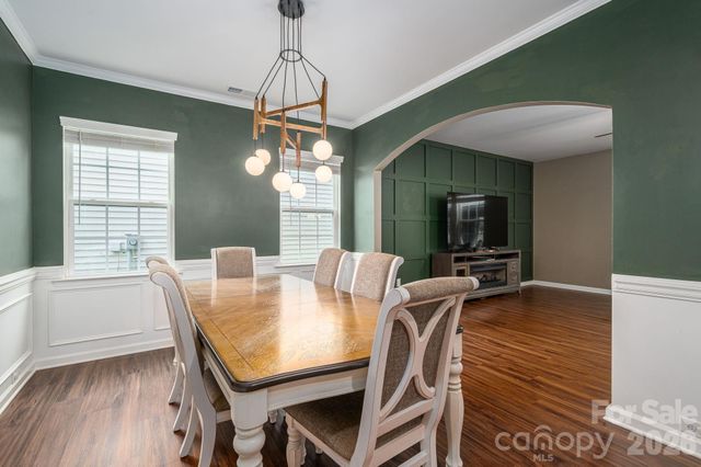 2643 Swamp Chestnut Oak Drive, Gastonia, NC 28056