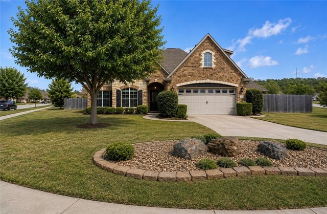3907 W Mountain View Drive, Fayetteville, AR 72704
