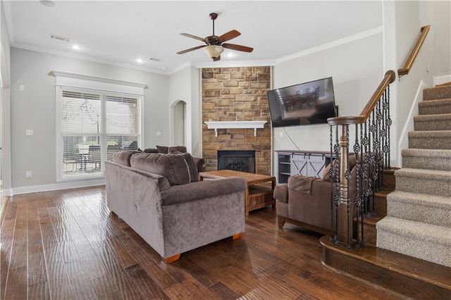 3907 W Mountain View Drive, Fayetteville, AR 72704