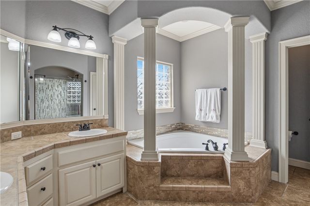 3907 W Mountain View Drive, Fayetteville, AR 72704