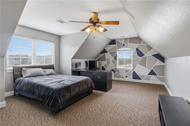 3907 W Mountain View Drive, Fayetteville, AR 72704