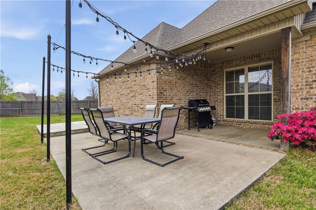 3907 W Mountain View Drive, Fayetteville, AR 72704