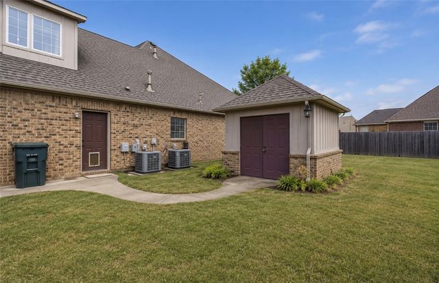 3907 W Mountain View Drive, Fayetteville, AR 72704
