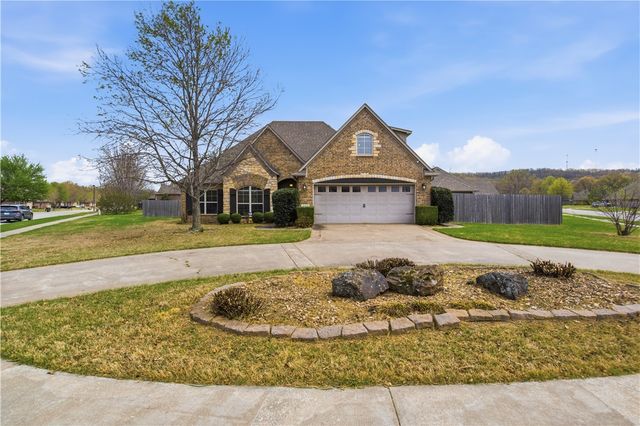 3907 W Mountain View Drive, Fayetteville, AR 72704