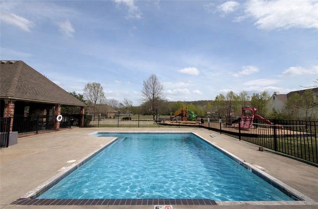 3907 W Mountain View Drive, Fayetteville, AR 72704